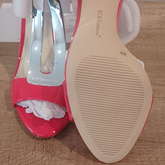 BCBG passion patent heels - Picture 3 of 8